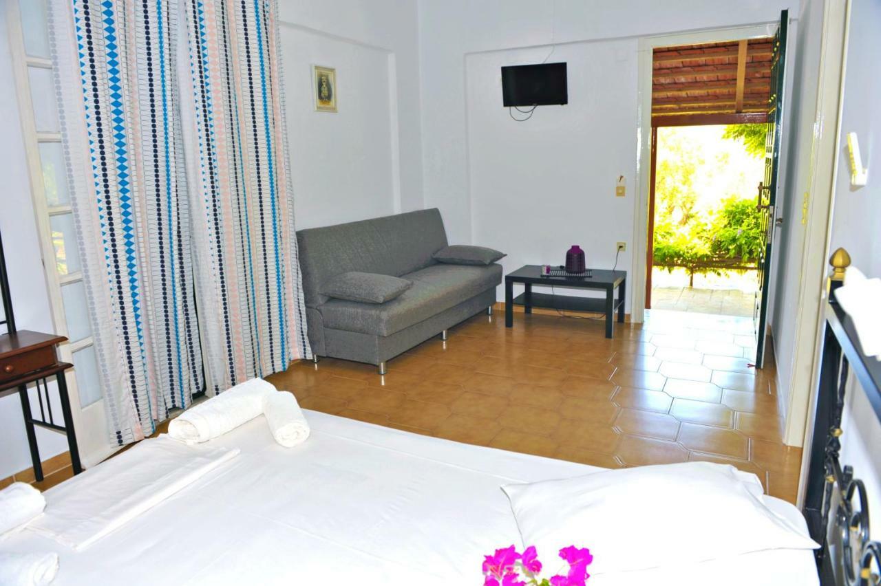 Studios Dimitris Giatras Zakynthos Town Luaran gambar